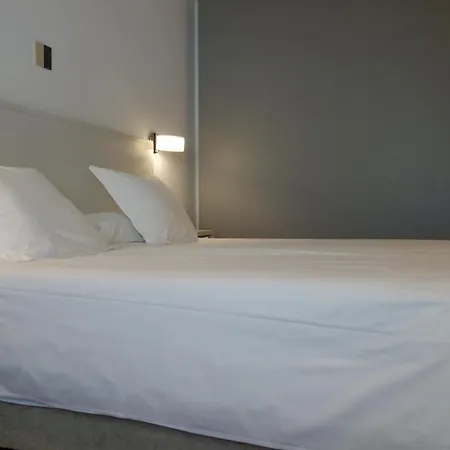 Hotel De 4*