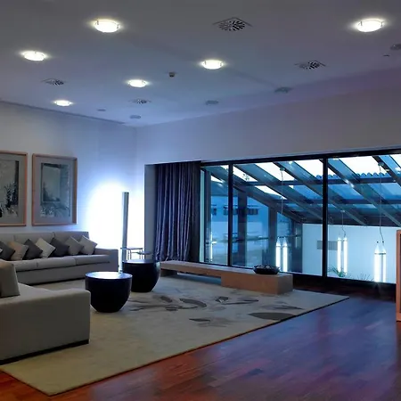 Hotel De 4*