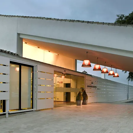Hotel De 4*