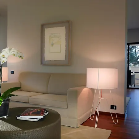 Hotel De 4*