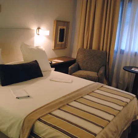 Hotel De 4*