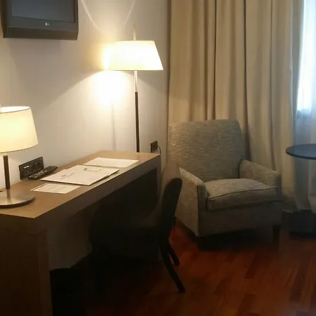 Hotel De 4*