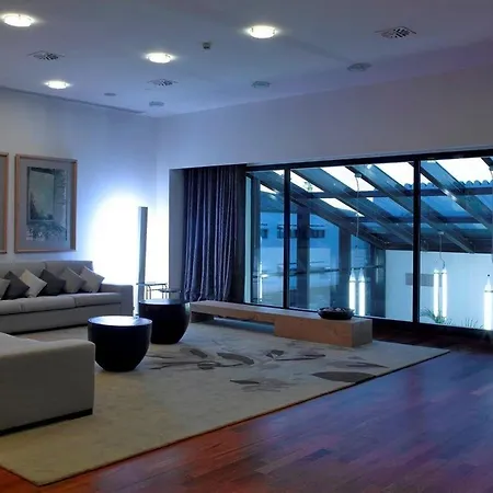 Hotel De 4*